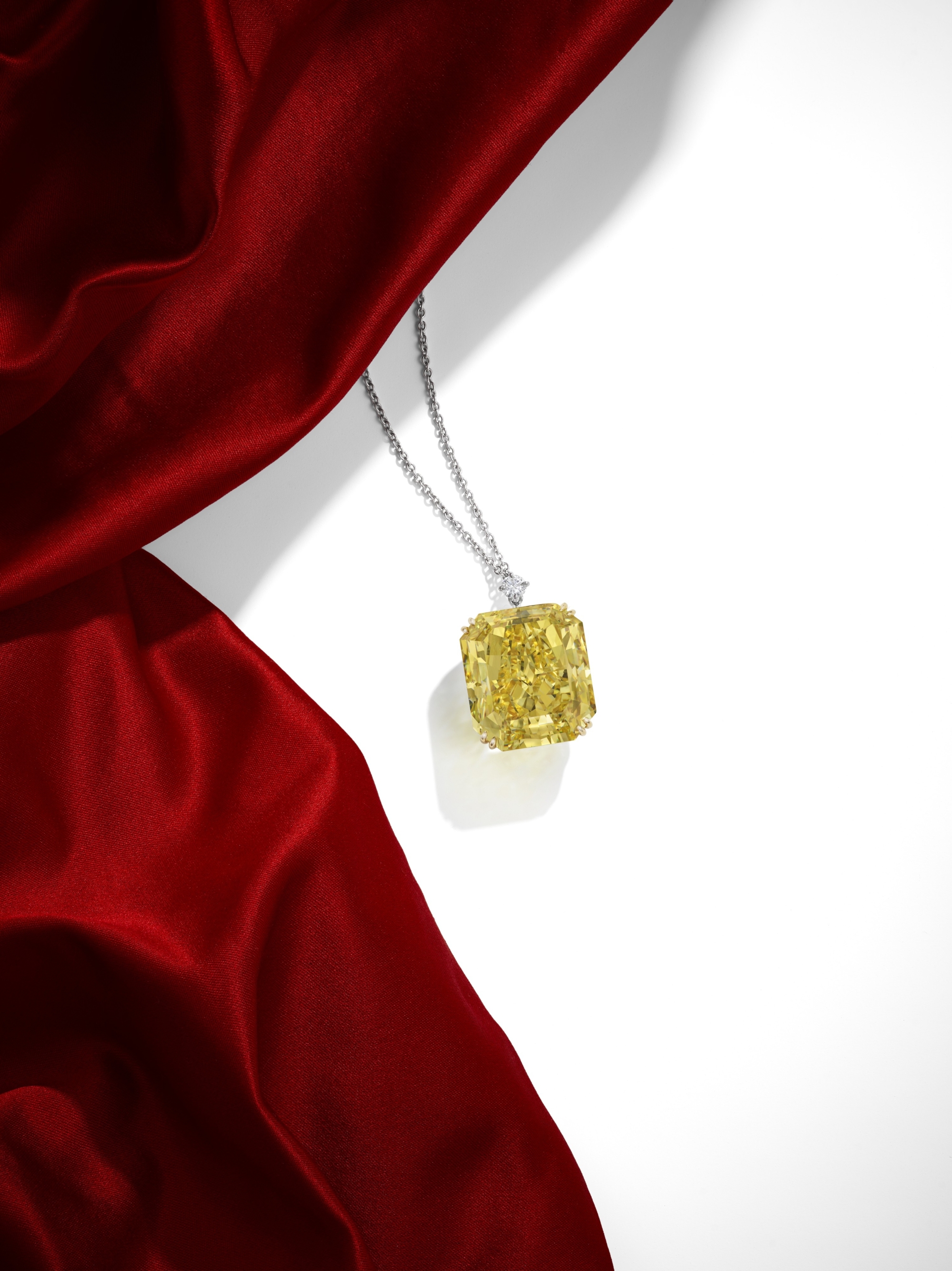 Magnificent Jewels achieves $54,970,500