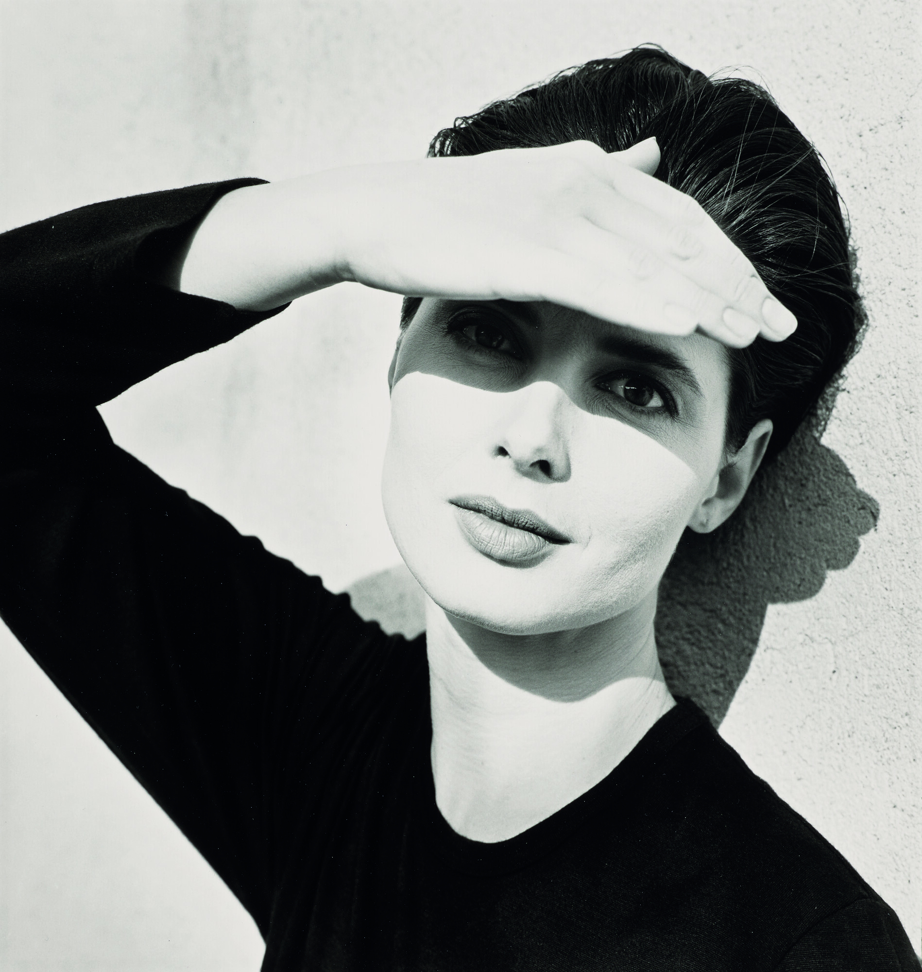 <strong><em>PHOTOGRAPHIES &</em></strong><strong> </strong><br /><strong><em>LOTHAR SCHIRMER’S GLAMOUR COLLECTION</em></strong>
<strong>Online Sale from 26 October to 9 November 2023</strong><br />Viewing from 4 to 9 November 2023