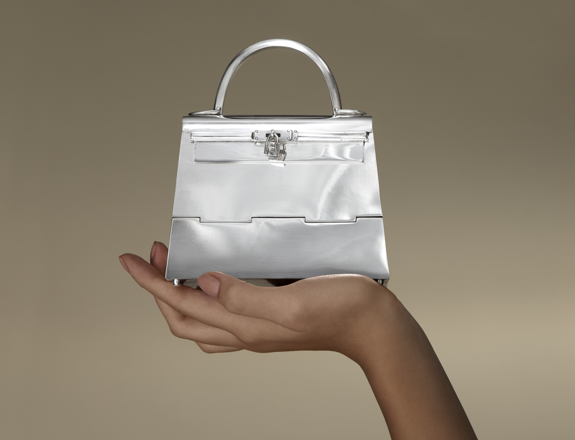 HANDBAGS ONLINE: THE NEW YORK EDIT TOTALS $ 3,331,818